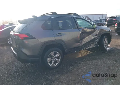 2022 Toyota Rav4 Xle z USA, uszkodzony, nr VIN 2T3P1RFV2NC304793